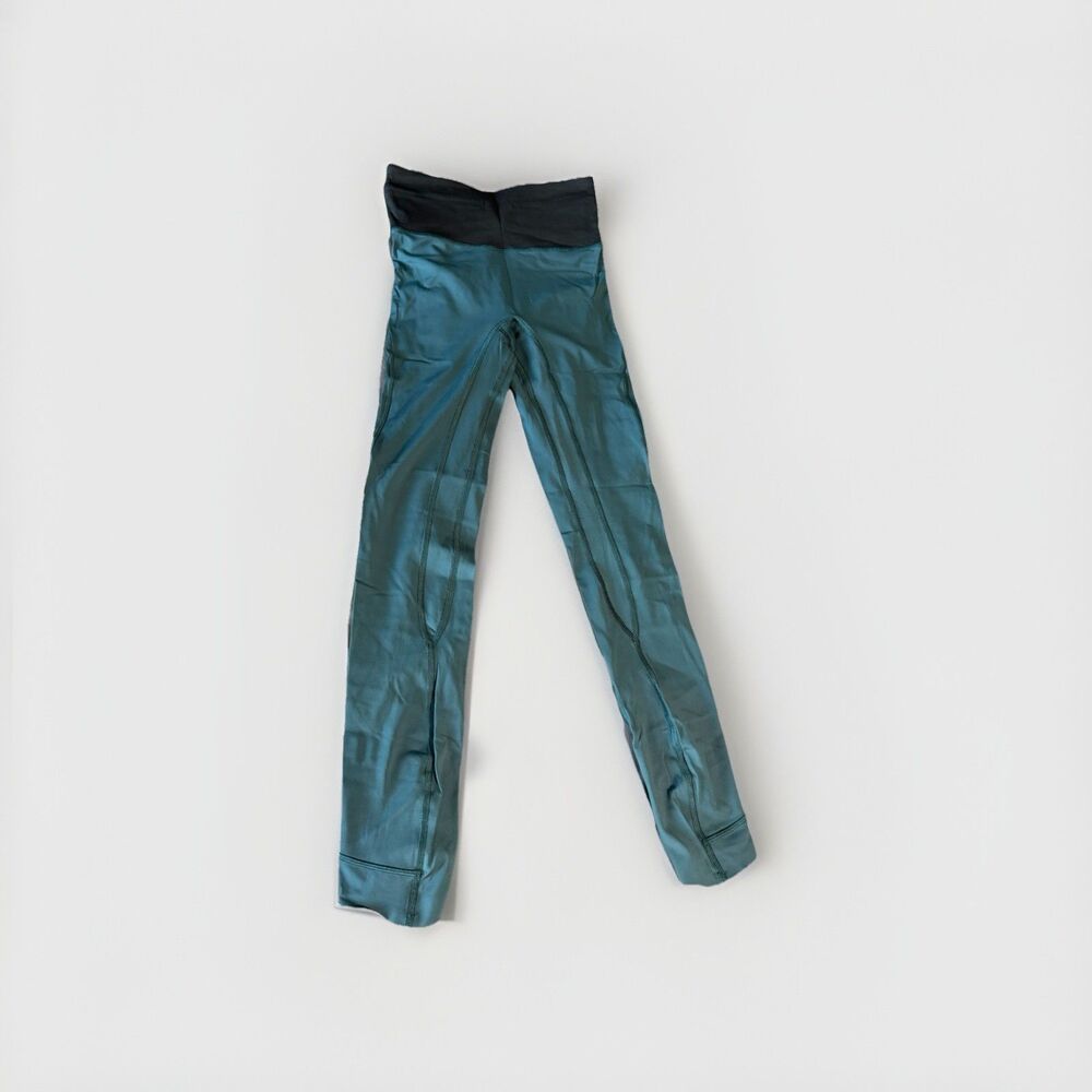 Lululemon Cropped Leggings Womens Size 2 High Rise 23” Inseam Green Yoga